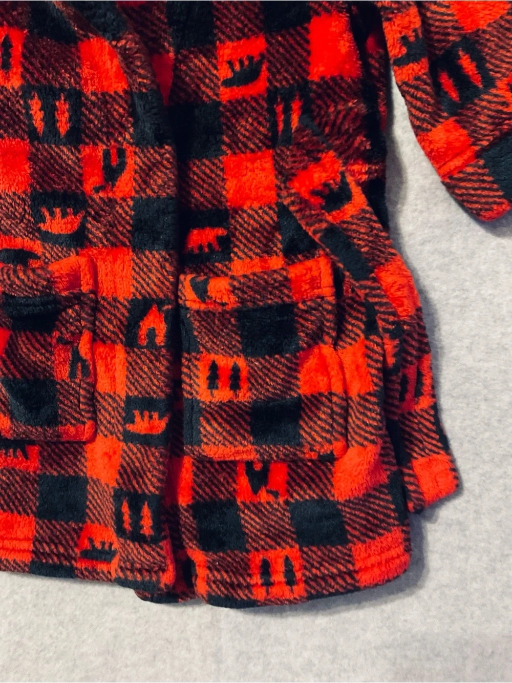 Cat & Jack Kid's  Red and Black Plaid Hooded Buffalo ,hooded robe Sz 2T-3T